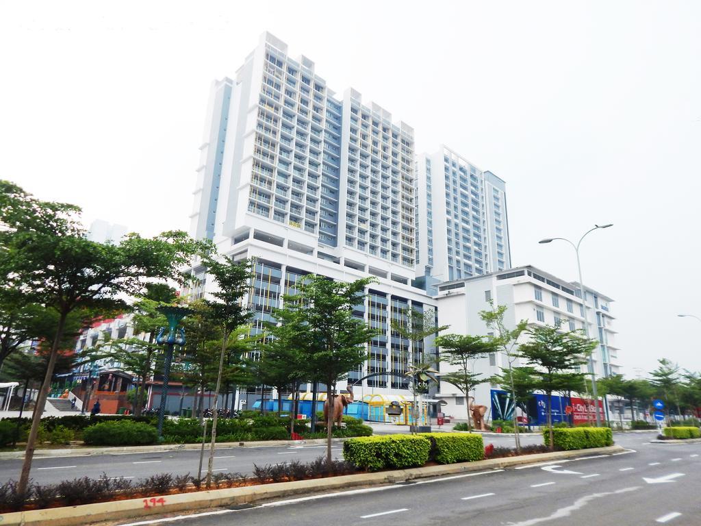 Wadi Iman Guesthouse @ I-City Shah Alam Kültér fotó